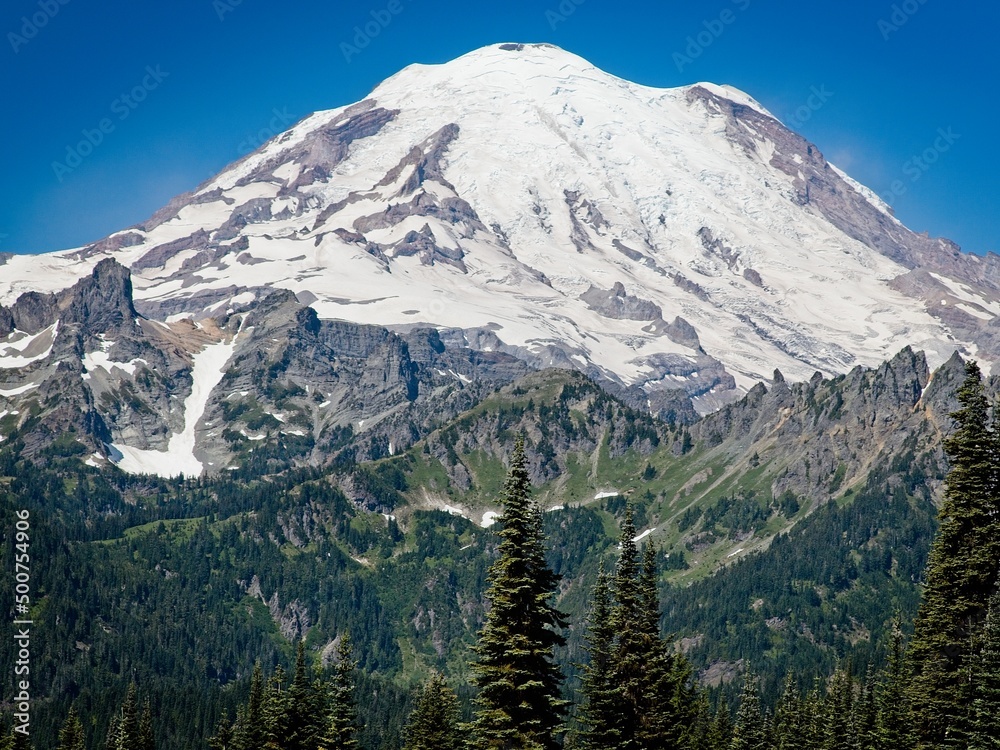 One the most famous mountains in North America and can be seen in most areas of Western Washington