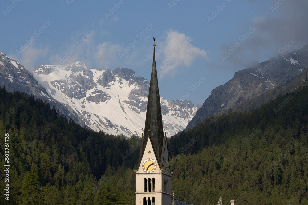 Kirche in den Alpen.
Val Müstair
