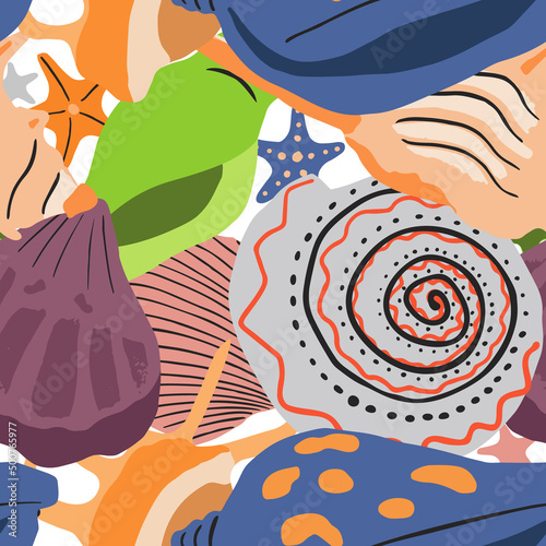 Seamless pattern with sea underwater shells. Seashells, undersea molluscs. Marine mollusks. Flat vector background
