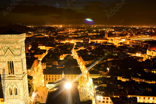 サンタ・マリア・デル・フィオーレのクーポラからのフィレンツェの夜景 photo