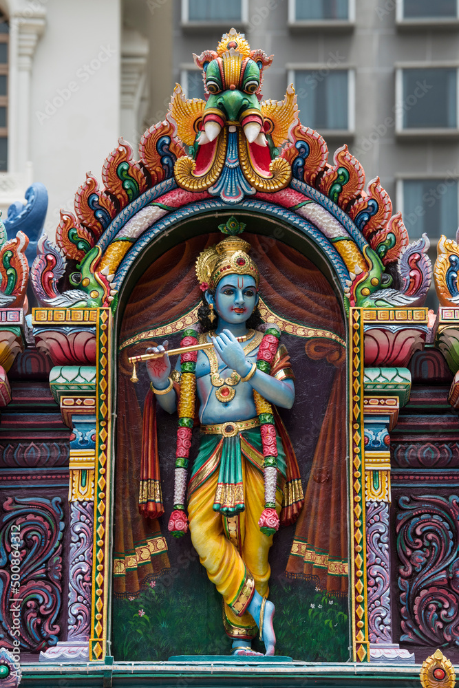Obraz premium Singapore City,Singapore-September 08,2019: Sri Krishnan Temple is a Hindu temple in Singapore. Built in 1870 and gazetted as a national monument of Singapore in 2014.