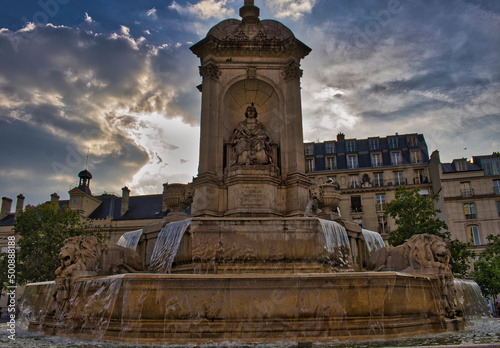 Paris Brunnen