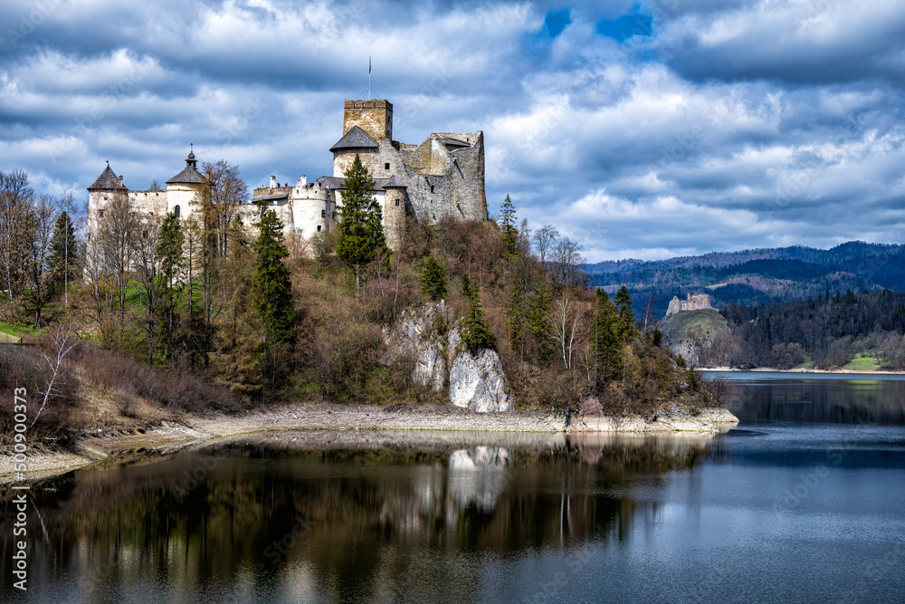 Niedzica Castle (Dunajec Castle), Pieniny Mountains, Poland.