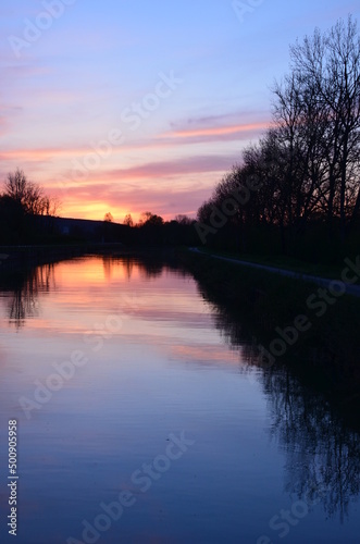 couché de soleil canal de bourgogne
