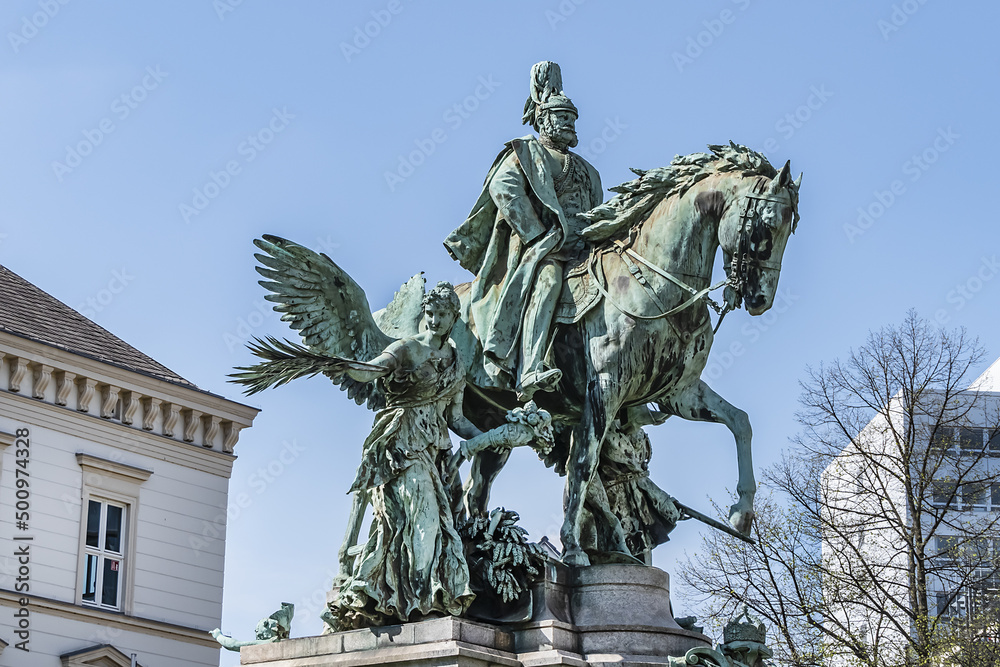 Kaiser Wilhelm I Monument (1896) in Dusseldorf. Equestrian statue of the emperor, flanked by allegorical figures representing war and peace, and bronze reliefs. DUSSELDORF, GERMANY.