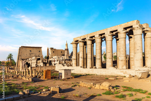 Obraz na płótnie Famous Pylon of Luxor Temple, view of the pillars and statues, Egypt w salonie