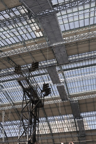 Wallpaper Mural Marquise gare Bordeaux Saint-Jean et signalisation ferroviaire Torontodigital.ca