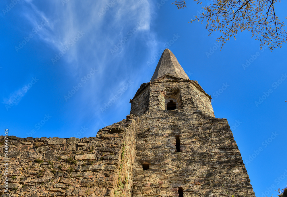 Gossam, Burgkirche, Burgkirchlein, Wachau, Kirche, Ruine, Lost Place, Urban Exploring, Urbex, Emmersdorf, Pankraz, unfröhliche Kinder, Kirchenruine, Mittelalter, eingestürzt, Wallfahrtsort, Pilgerweg,