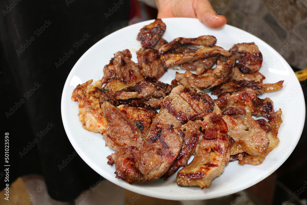 Meat prepared from lambs raised in the highlands of Turkey is barbecued. Meat prepared from lambs raised in the highlands of Turkey is barbecued.