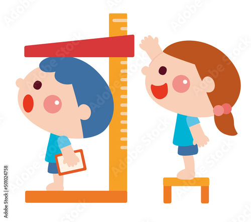 身長を測る子どもたち