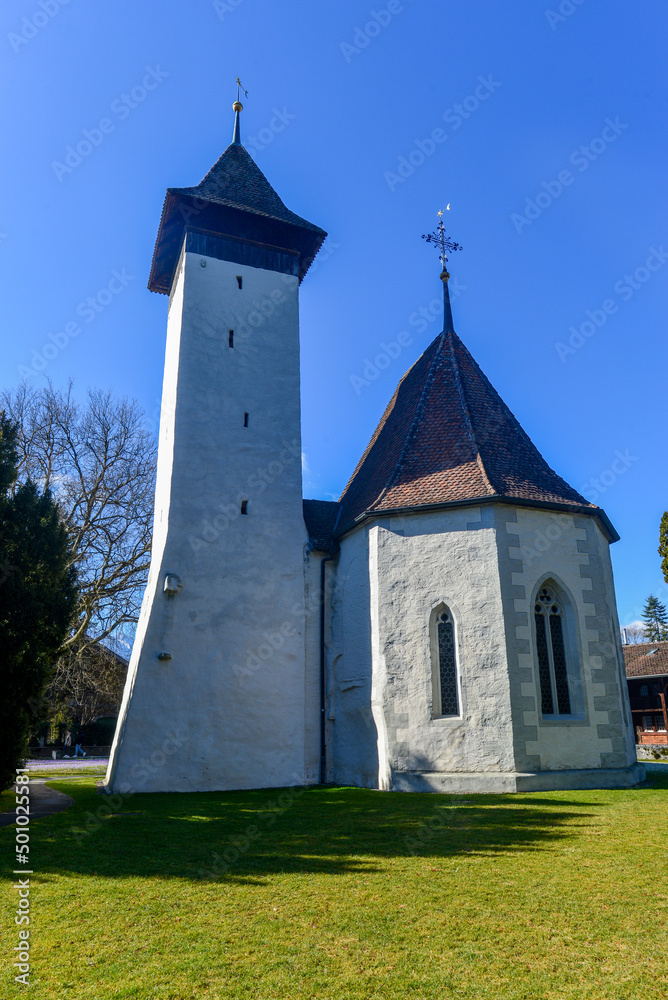 Kirche Scherzligen, Sakralgebäude in Thun-Strättligen, Kanton Bern (Schweiz)