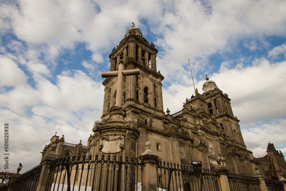メキシコシティ、メトロポリタン大聖堂 Photos Adobe Stock