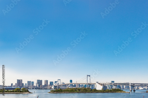 (東京都ｰ都市風景)青空とレインボーブリッジ１
