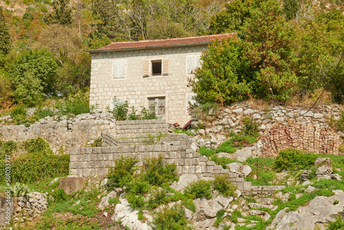 Fototapeta Naklejka Na Ścianę i Meble -  residential buildings made of stone in montenegro beautiful