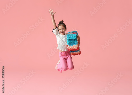 Little girl with Mexican pi...