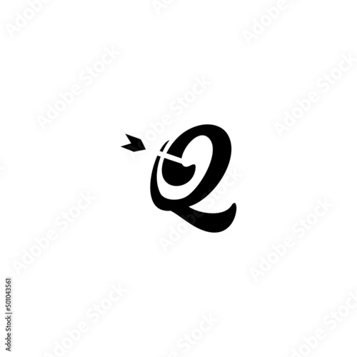 Letter Q bullseye logo design vector