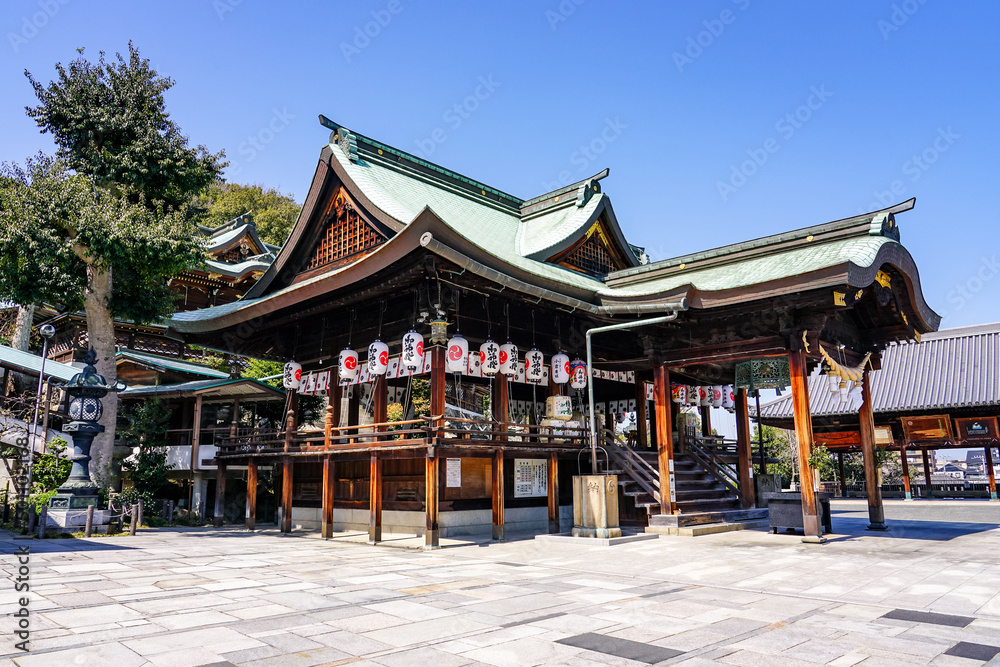 高松の氏神とされる石清尾八幡宮の下拝殿（香川県高松市宮脇町）