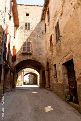 Fototapeta Naklejka Na Ścianę i Meble -  Compignano Umbria, borgo medievale