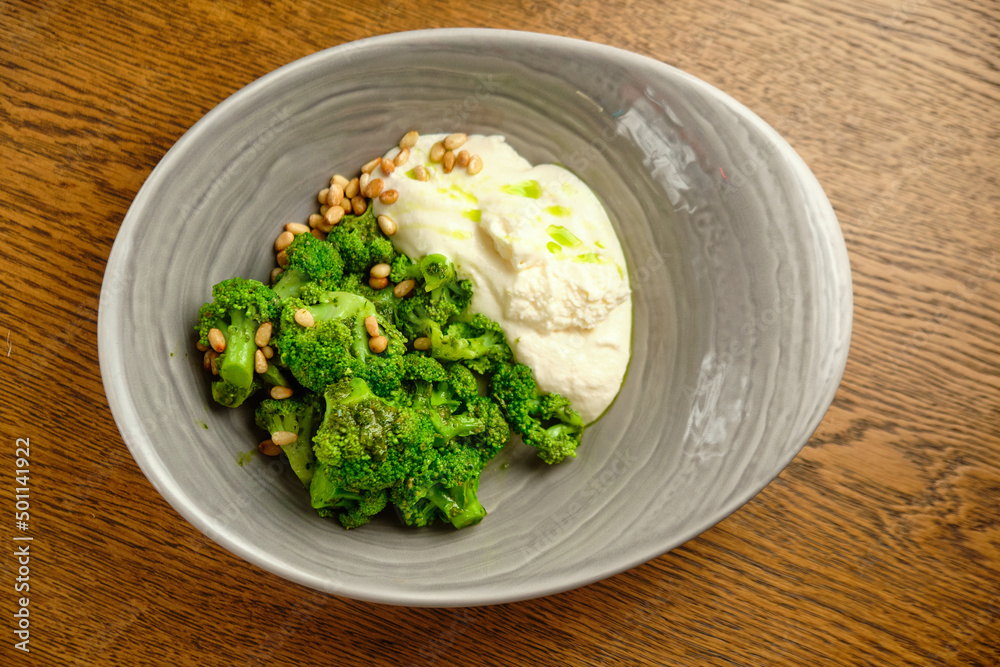 Poached egg with broccoli Poached egg with broccoli