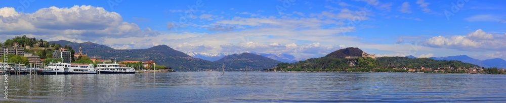 lago maggiore in italia, lake maggiore in italy 
