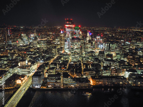 London at night © Alfeeee