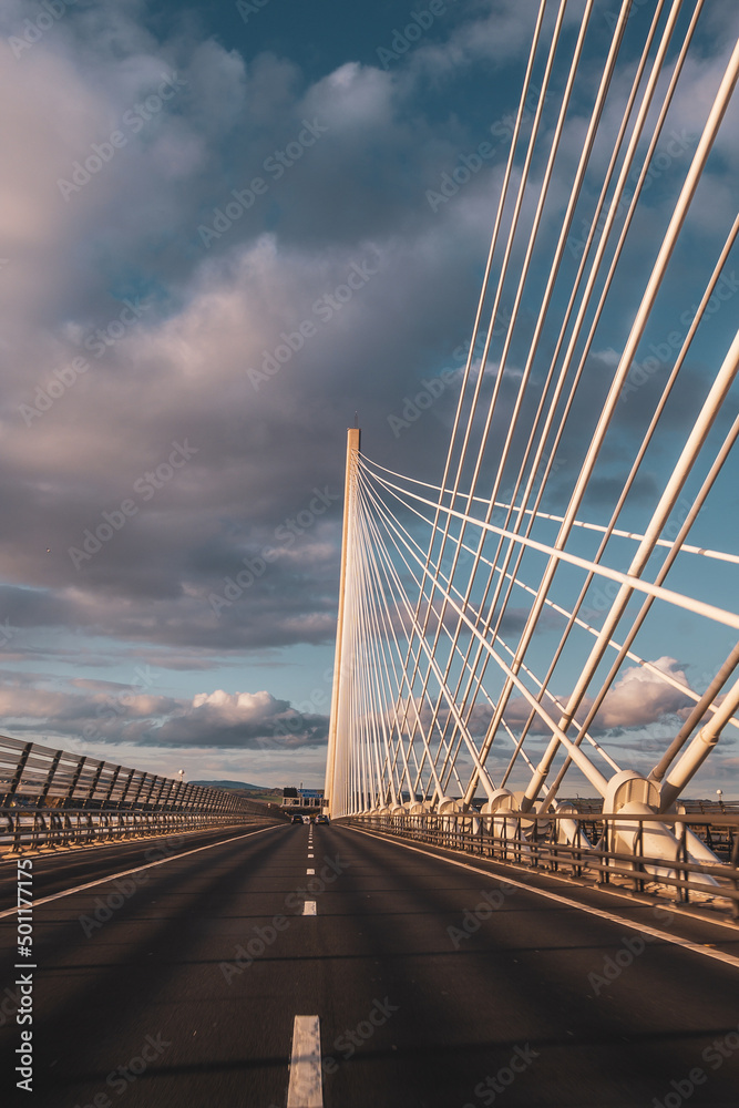 Obraz premium bridge over the river