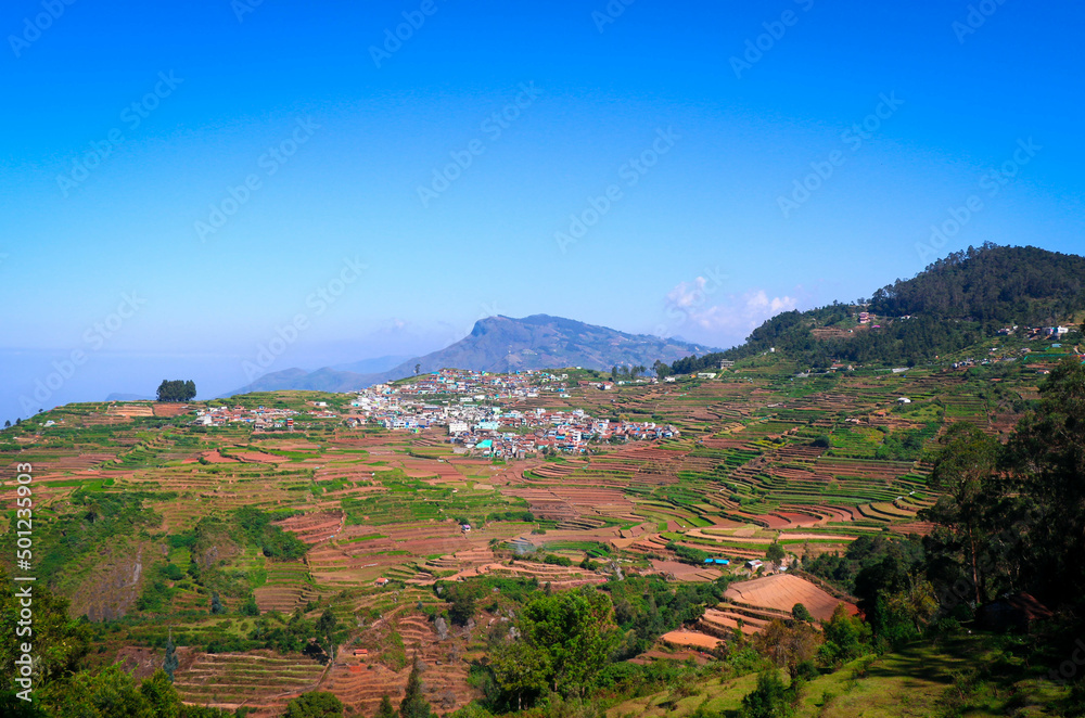 Obraz premium Eye-catching View with hills in Poombarai Village, Kodaikanal, Tamil Nadu, India