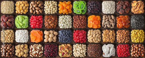 Foto colorful dried fruits, assorted nuts and seeds background