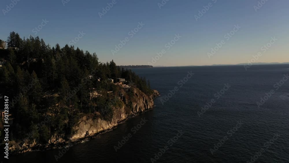 Exceptional view of the pacific ocean from the shore of West Vancouver Exceptional view of the pacific ocean from the shore of West Vancouver