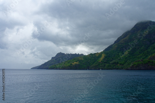 baie de hapatoni sur l'ile de tahuata, iles marquises, polynesie francaise © bru