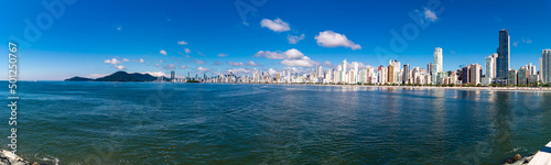 panorâmica com o mar azul em Balneário Camboriú Santa Catarina Brasil © Fotos GE