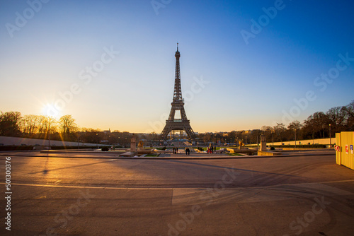 Alba a Parigi in Francia