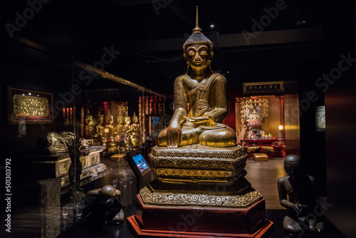 Photography Singapore City,Singapore-April 22,2022: Sculpture in The Buddha Tooth Relic Temple complex in the Chinatown district of Singapore