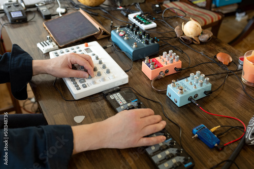 Obraz na plátně making electronic live music at home studio