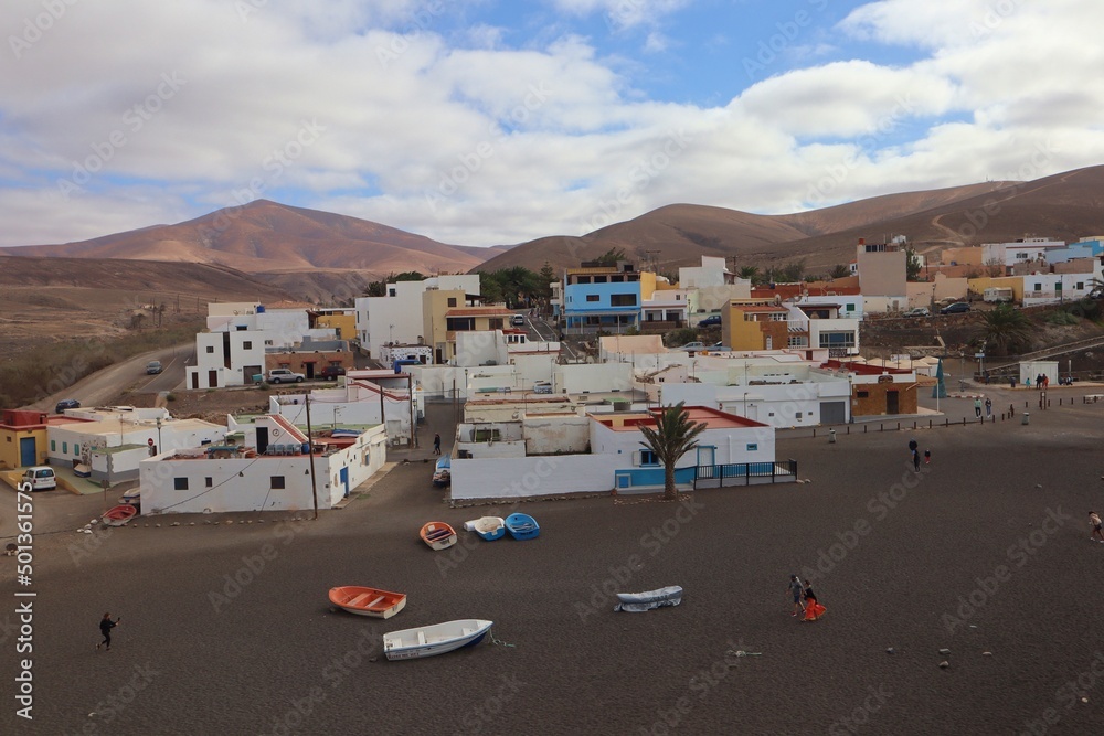 Miasteczko Ajuy na wyspie Fuerteventura - obrazy, fototapety, plakaty 