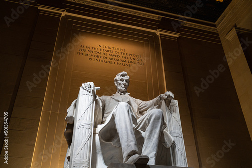 Photo Abraham Lincoln Memorial Statue at Night