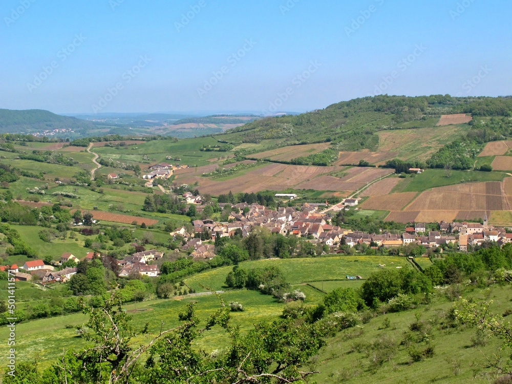 Village de la Côte Chalonnaise en Bourgogne.