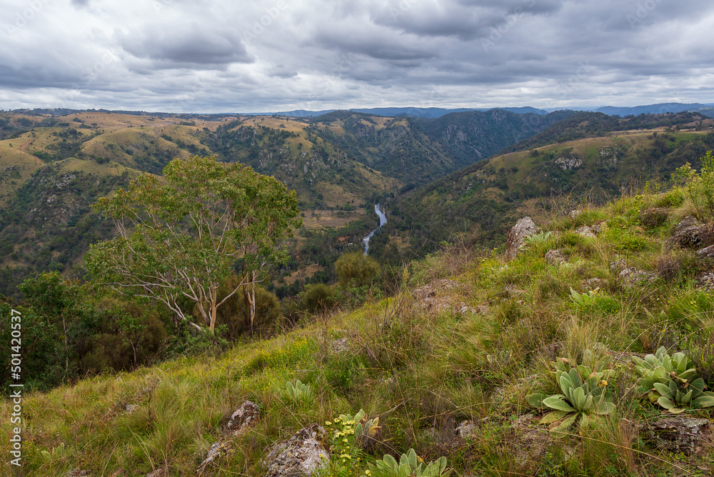 Expansive views in Guula Ngurra National Park, view of the Wollondilly River from Baldy Billy peak.