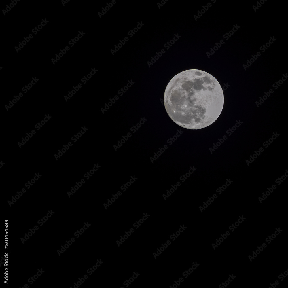 Moon Timelapse, Stock time lapse : Full moon rise in dark nature sky, night time. Full moon disk time lapse with moon light up in night dark black sky. High-quality free video footage or timelapse Moon Timelapse, Stock time lapse : Full moon rise in dark nature sky, night time. Full moon disk time lapse with moon light up in night dark black sky. High-quality free video footage or timelapse