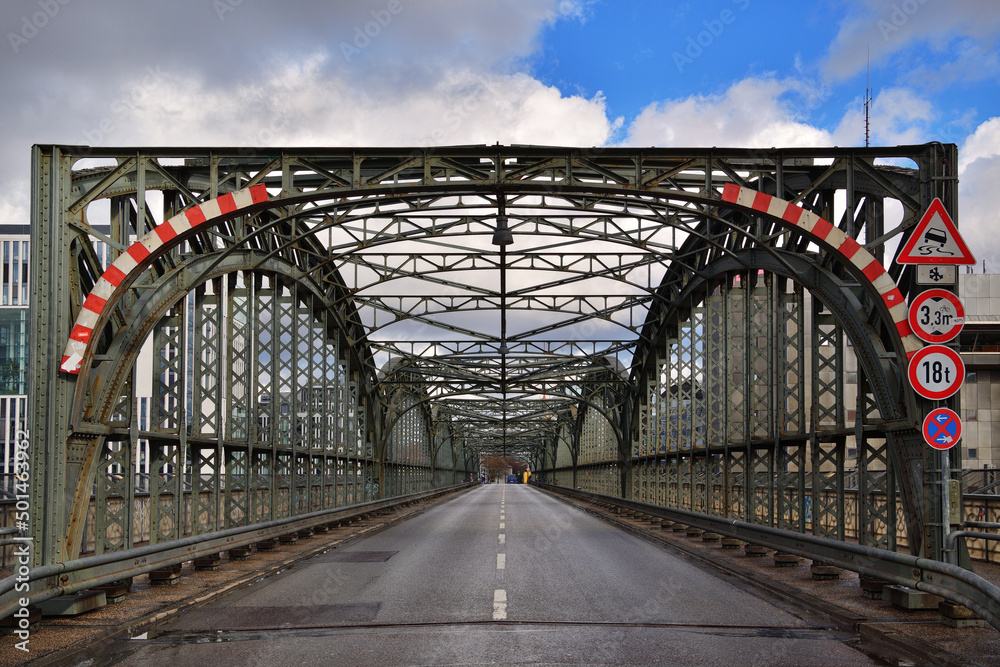 Fototapeta premium Hackerbrücke in München