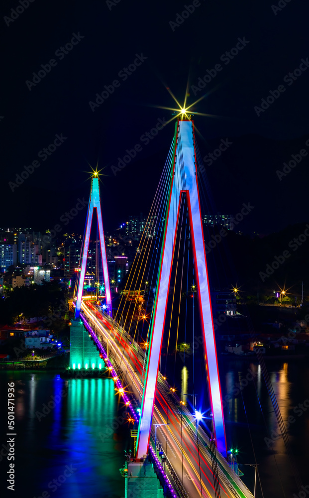 Obraz premium night view of night sea bridge. Dolsan Bridge