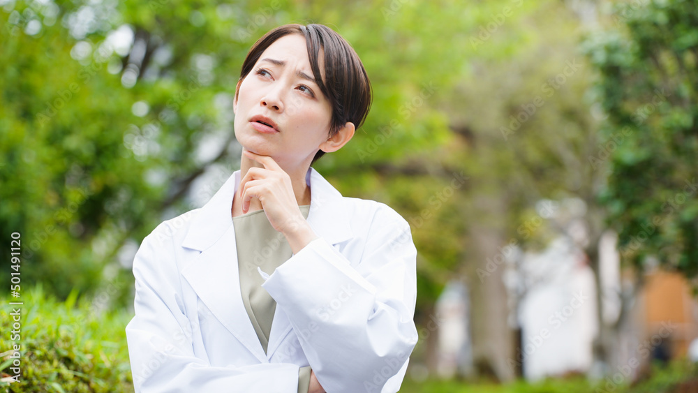 白衣を着た女医 白衣を着た女医