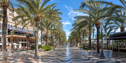 Papier peint Alicante Alacant town city boulevard Esplanada d'Espanya with palms travel trave
