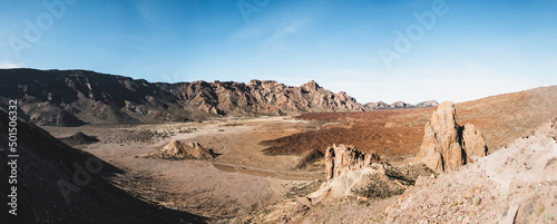 Vulkanische Felsformation am Llano de Ucanca im Nationalpark El Teide, Teneriffa, Kanarische Inseln, Spanien photo