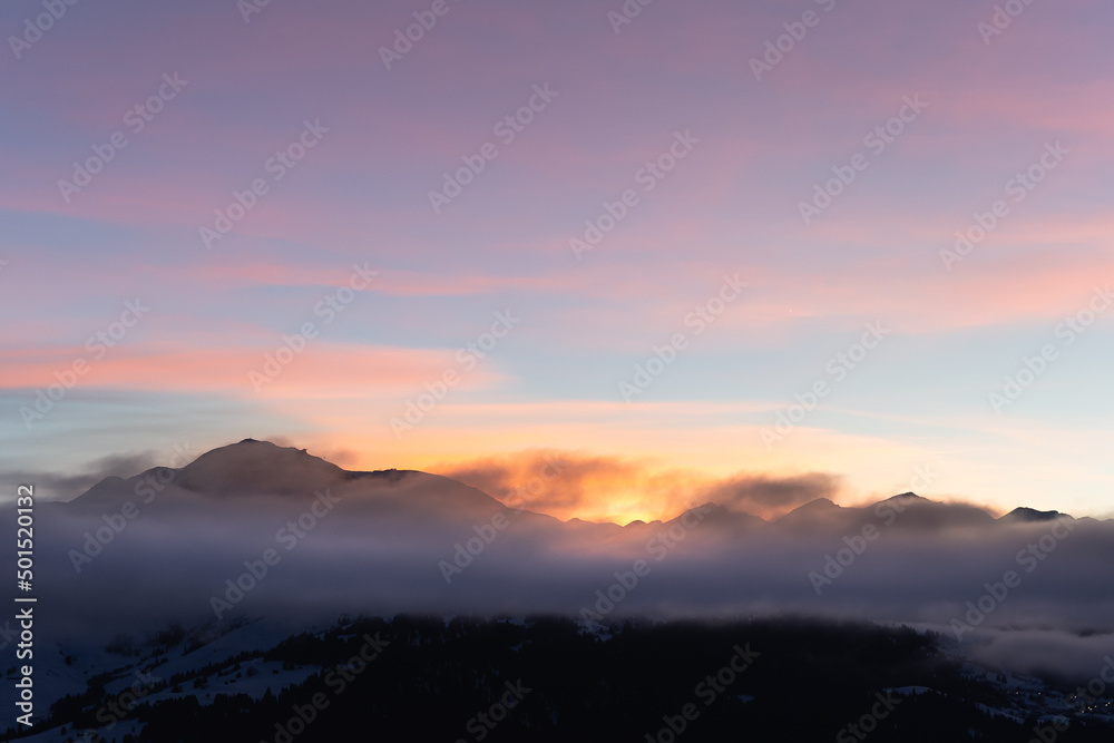 Φωτογραφία Photo of mountains and mist in Falera, a municipality in the Surselva Region, Sw