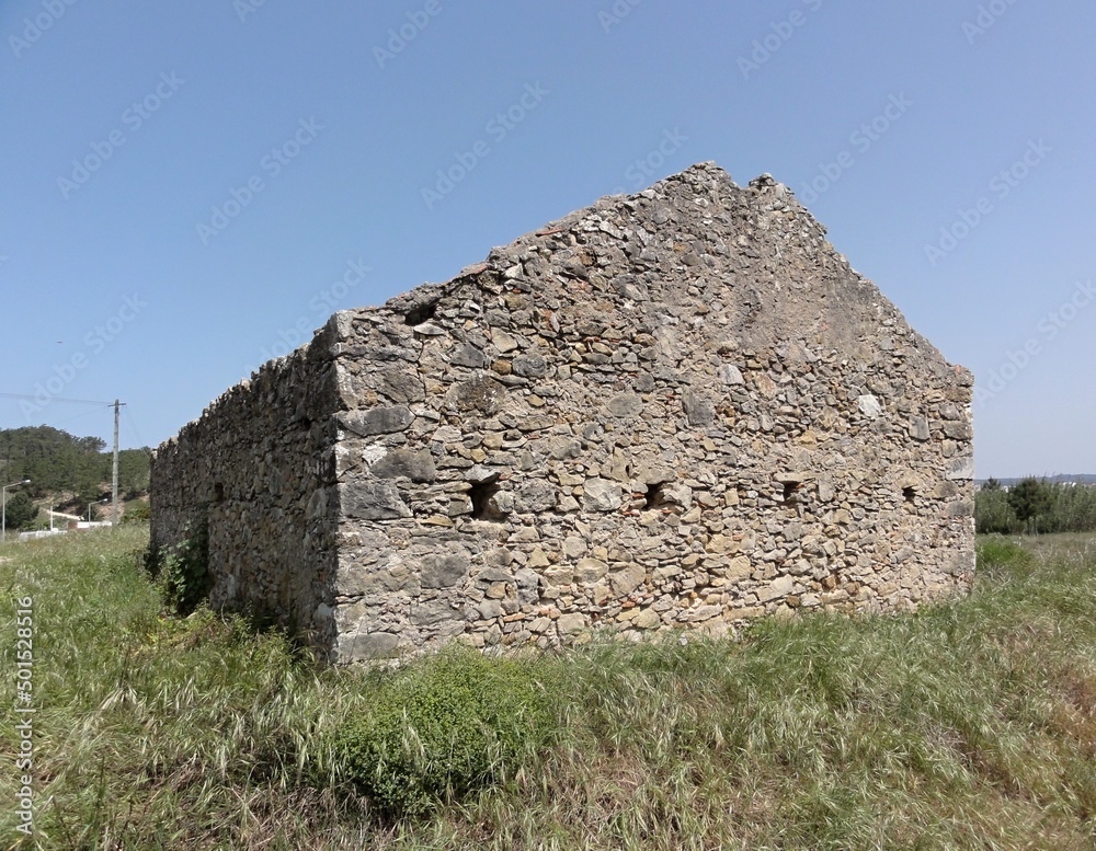 Old stone barn near Salir do Porto, Centro - Portugal