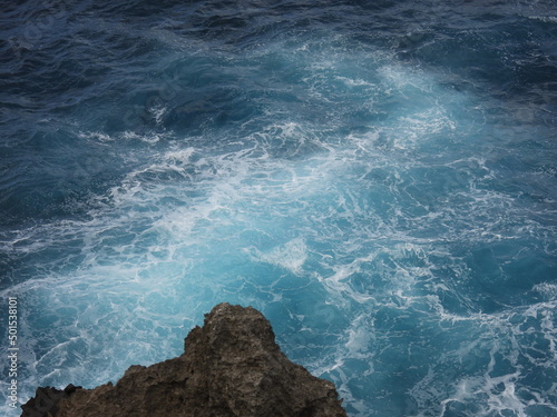 美しいブルーの海