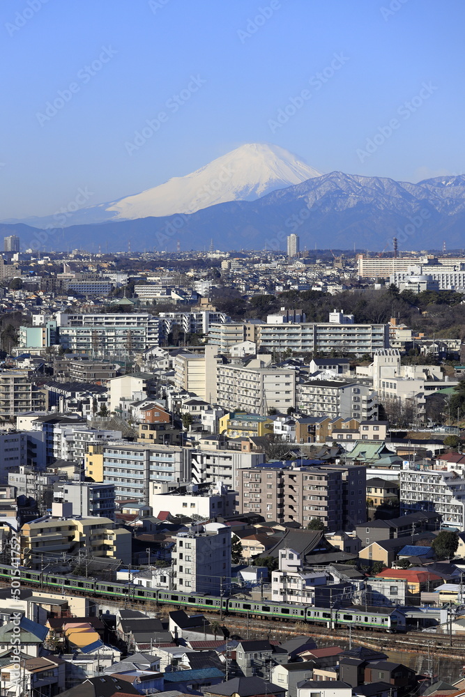 横浜からの富士山と横浜線 (冬) Stock Photo Adobe Stock