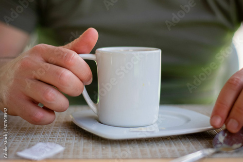 taza de cafe con plato