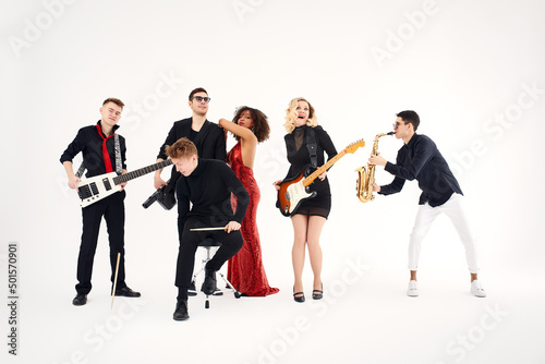 Canvas Print Young international musicians, a band performing